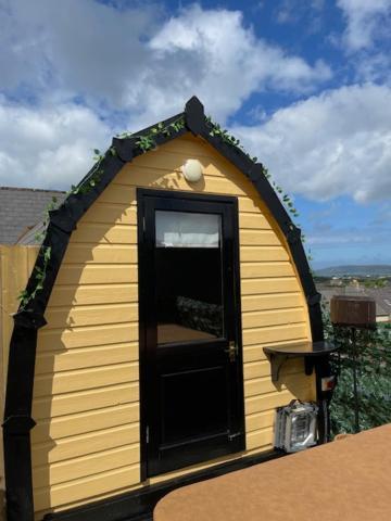 Ferienwohnung Arch Pod & Hot Tub Carndonagh Exterior foto